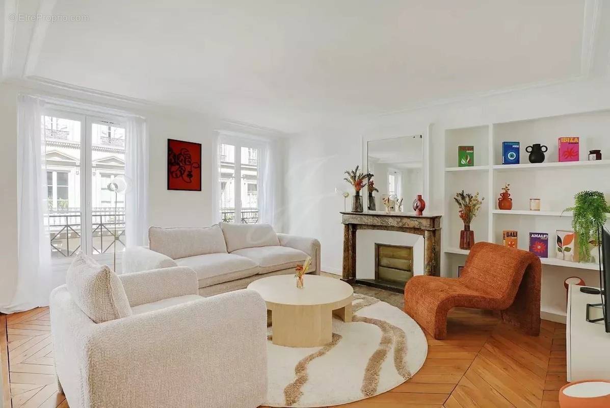 Appartement à PARIS-7E