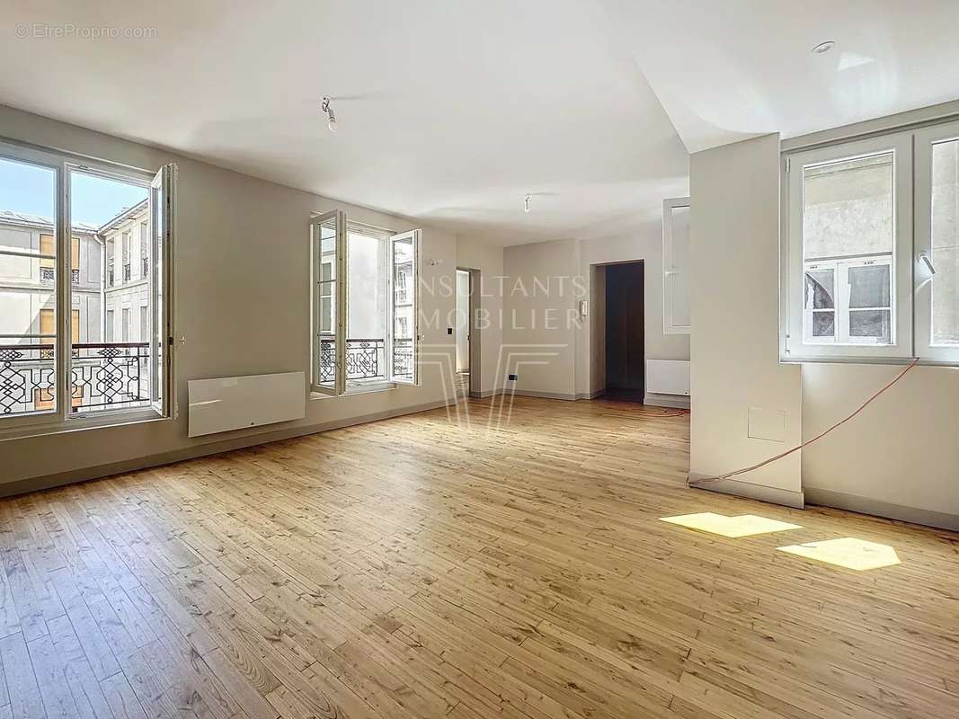 Appartement à PARIS-7E