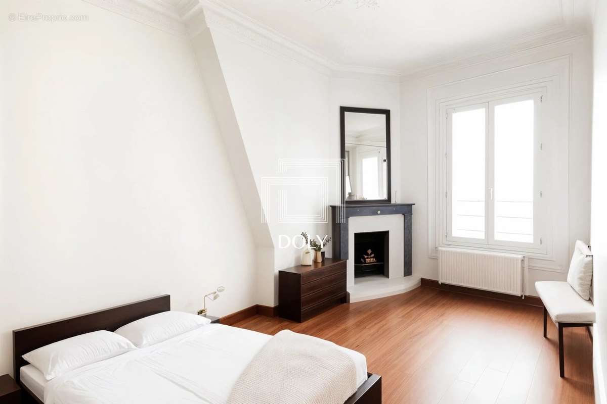 Appartement à PARIS-14E