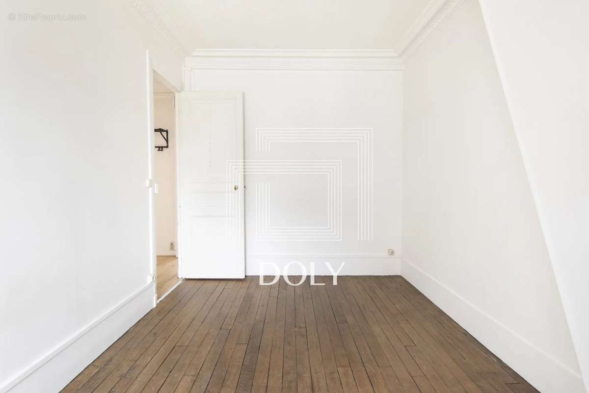 Appartement à PARIS-14E