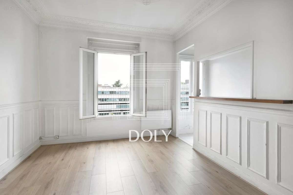 Appartement à PARIS-14E