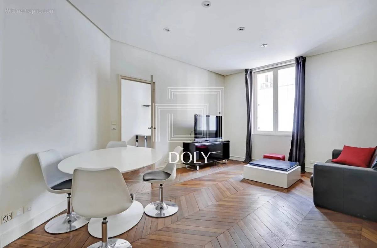 Appartement à PARIS-10E