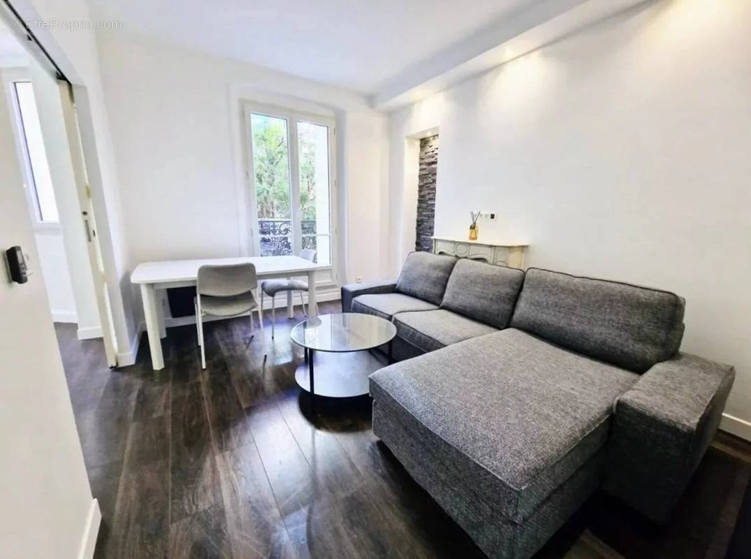 Appartement à NEUILLY-SUR-SEINE