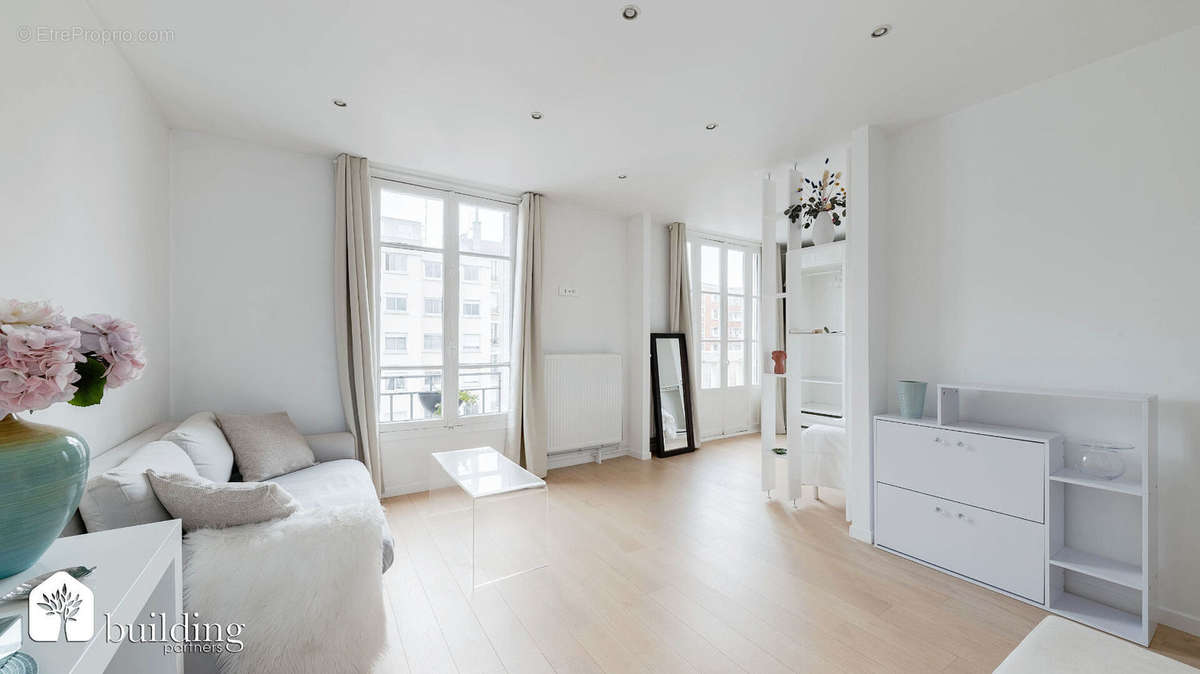 Appartement à COURBEVOIE