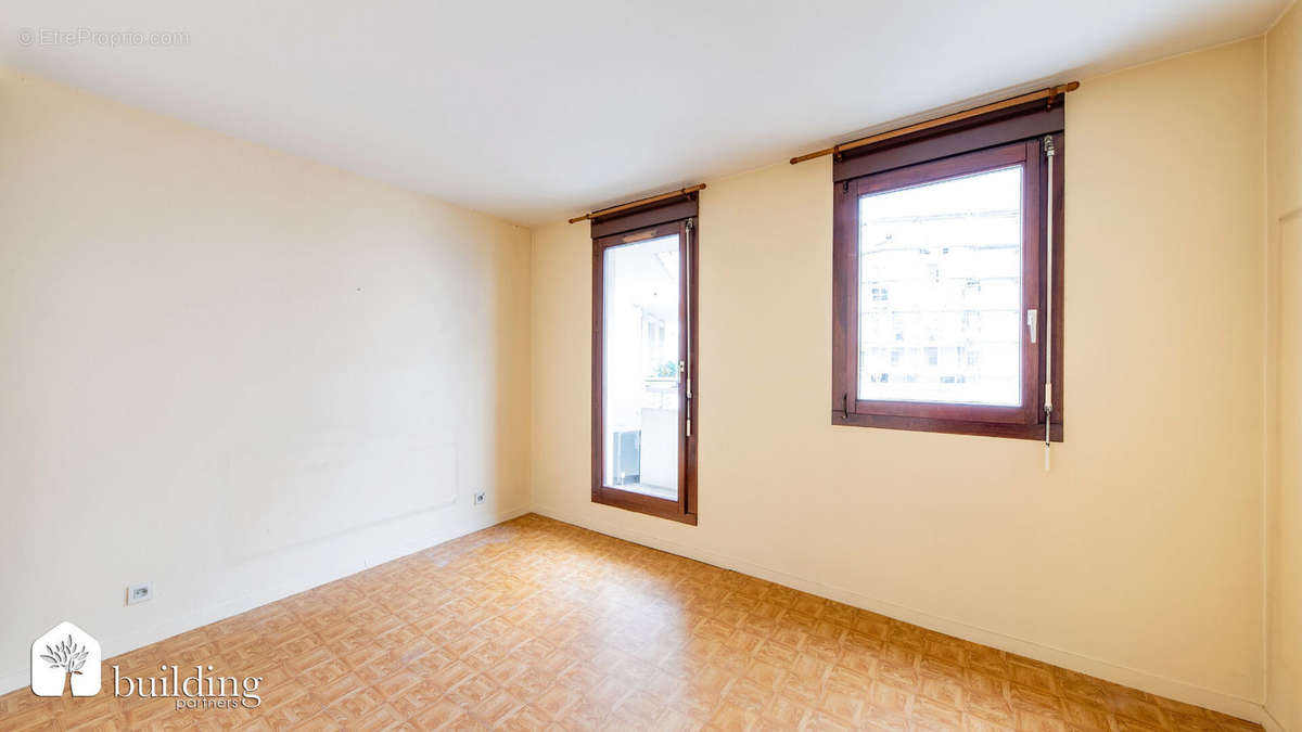 Appartement à COURBEVOIE