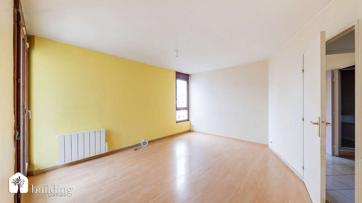 Appartement à COURBEVOIE