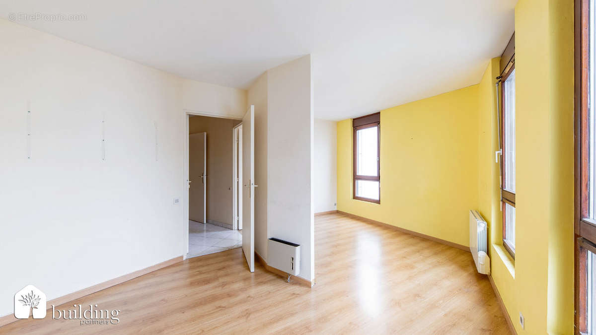 Appartement à COURBEVOIE