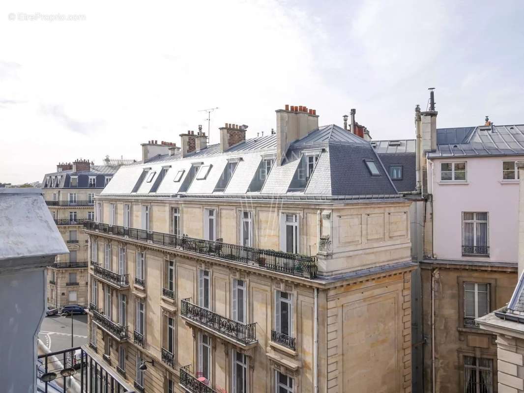 Appartement à PARIS-17E