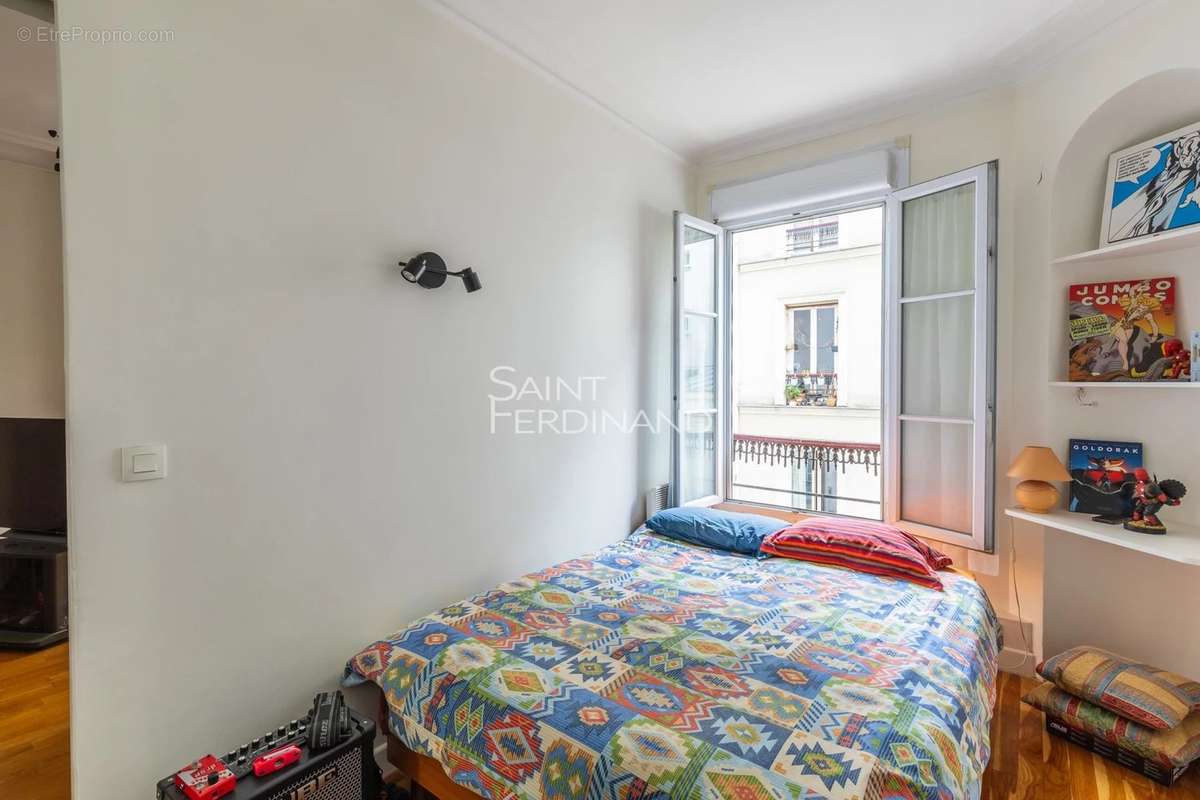 Appartement à PARIS-17E