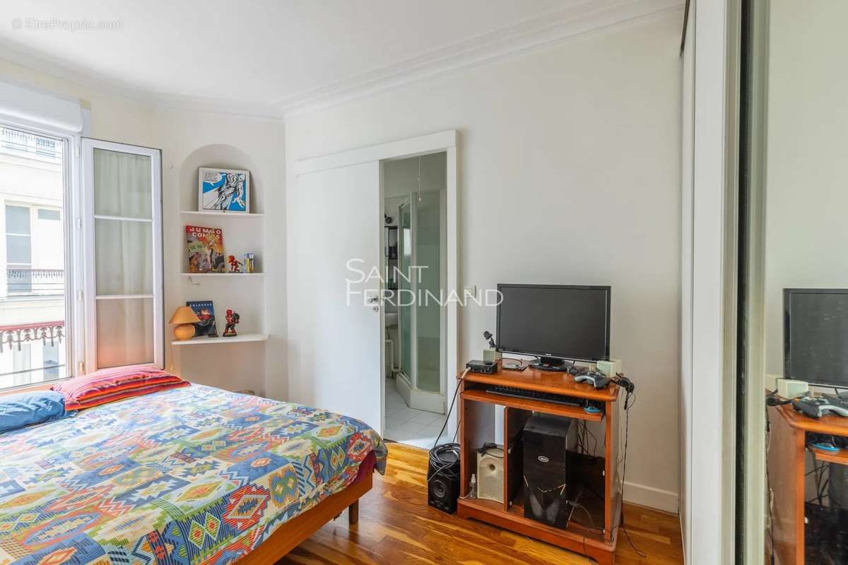 Appartement à PARIS-17E