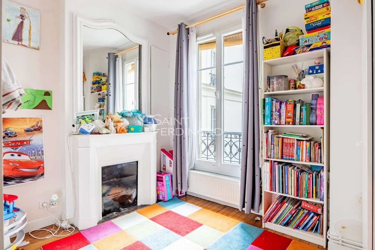 Appartement à PARIS-17E