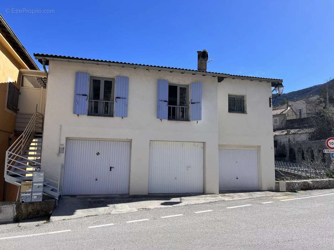 Appartement à ENTREVAUX