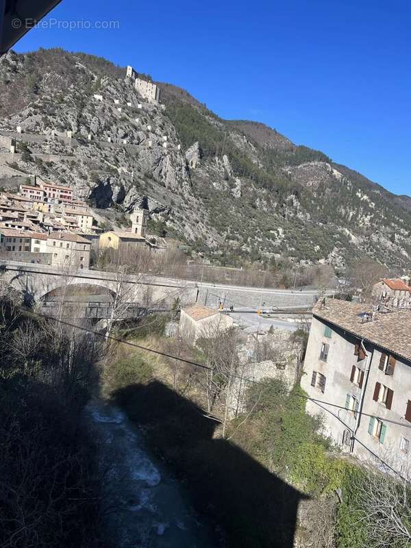 Appartement à ENTREVAUX