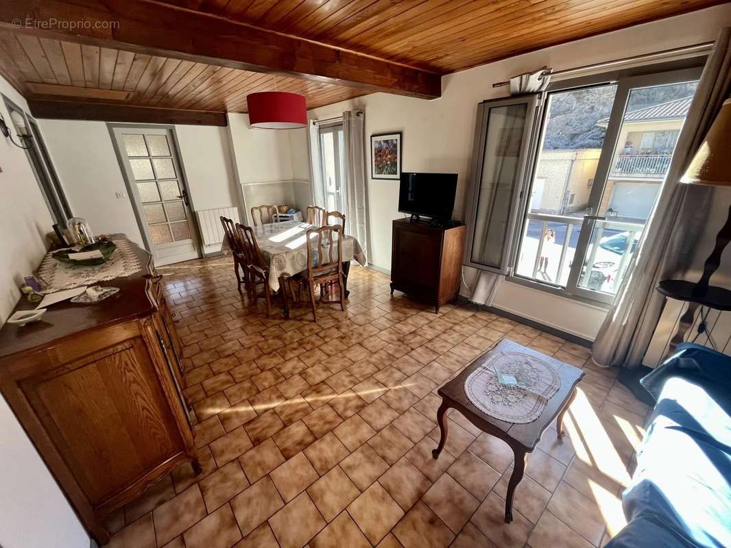 Appartement à ENTREVAUX