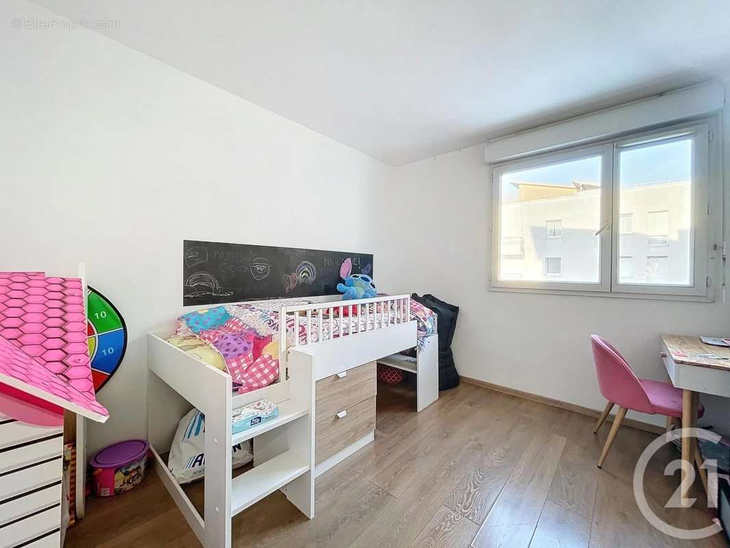 Appartement à COLOMBES