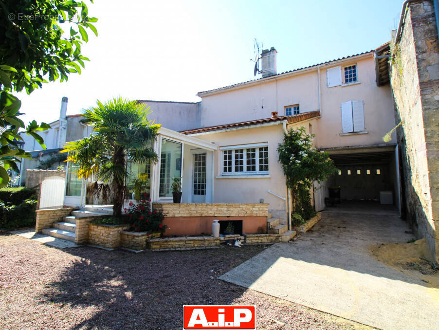 Maison à LA FORET-SUR-SEVRE