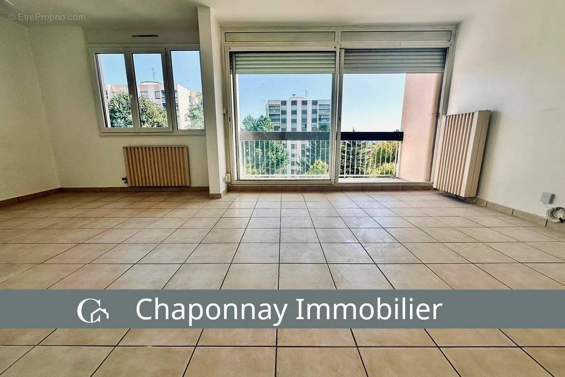 Appartement à SAINT-GENIS-LAVAL