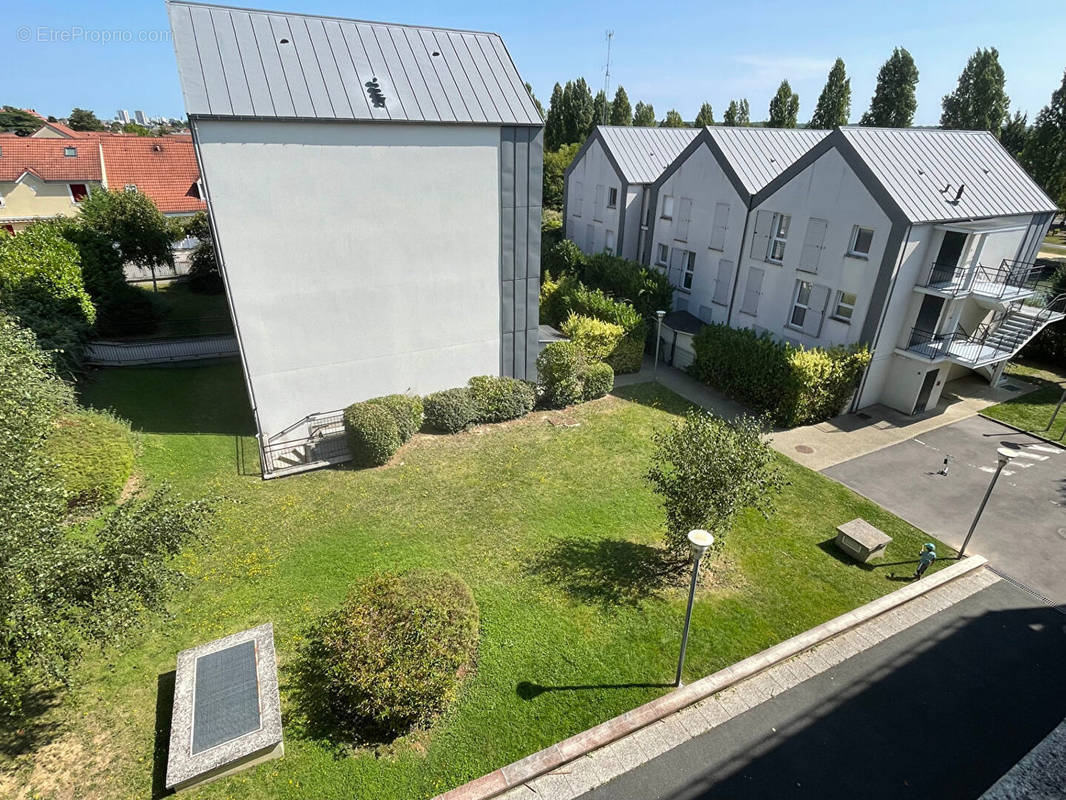 Appartement à LES PAVILLONS-SOUS-BOIS