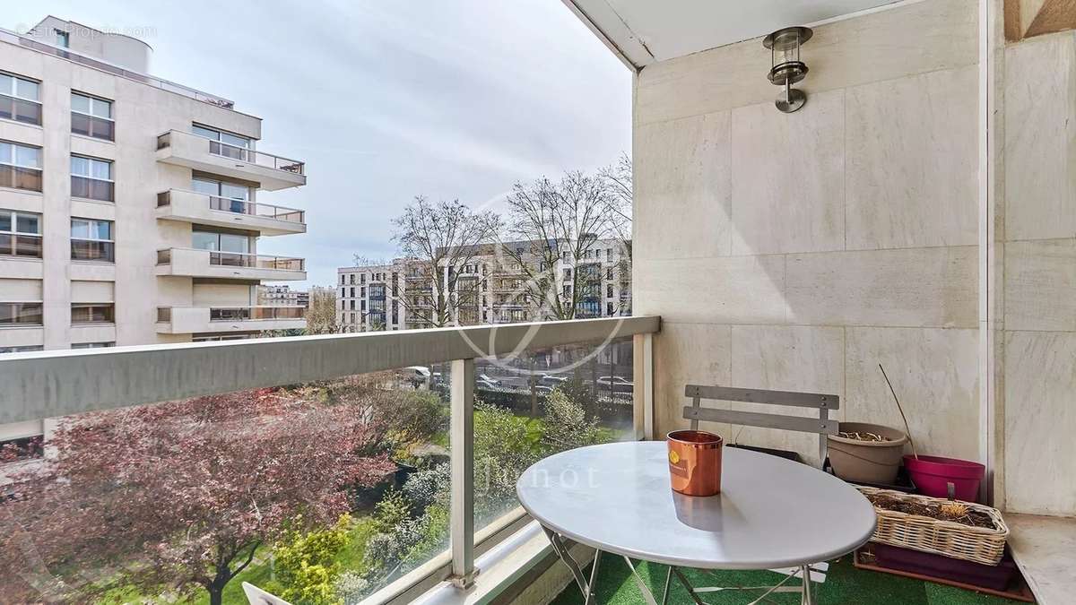 Appartement à NEUILLY-SUR-SEINE