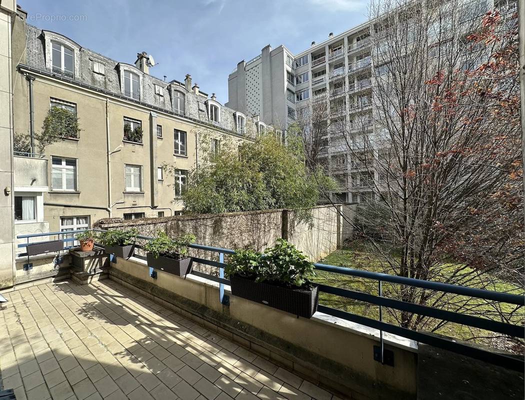 Appartement à PARIS-7E