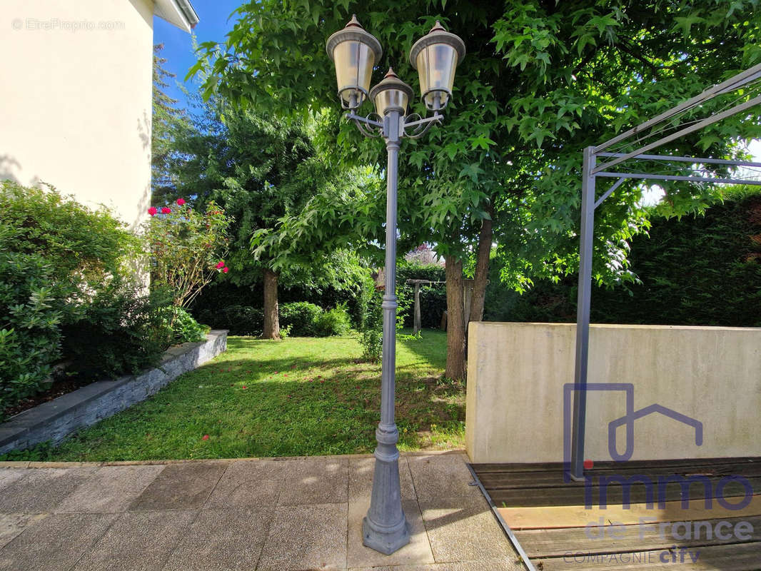 Maison à SAINT-CYPRIEN