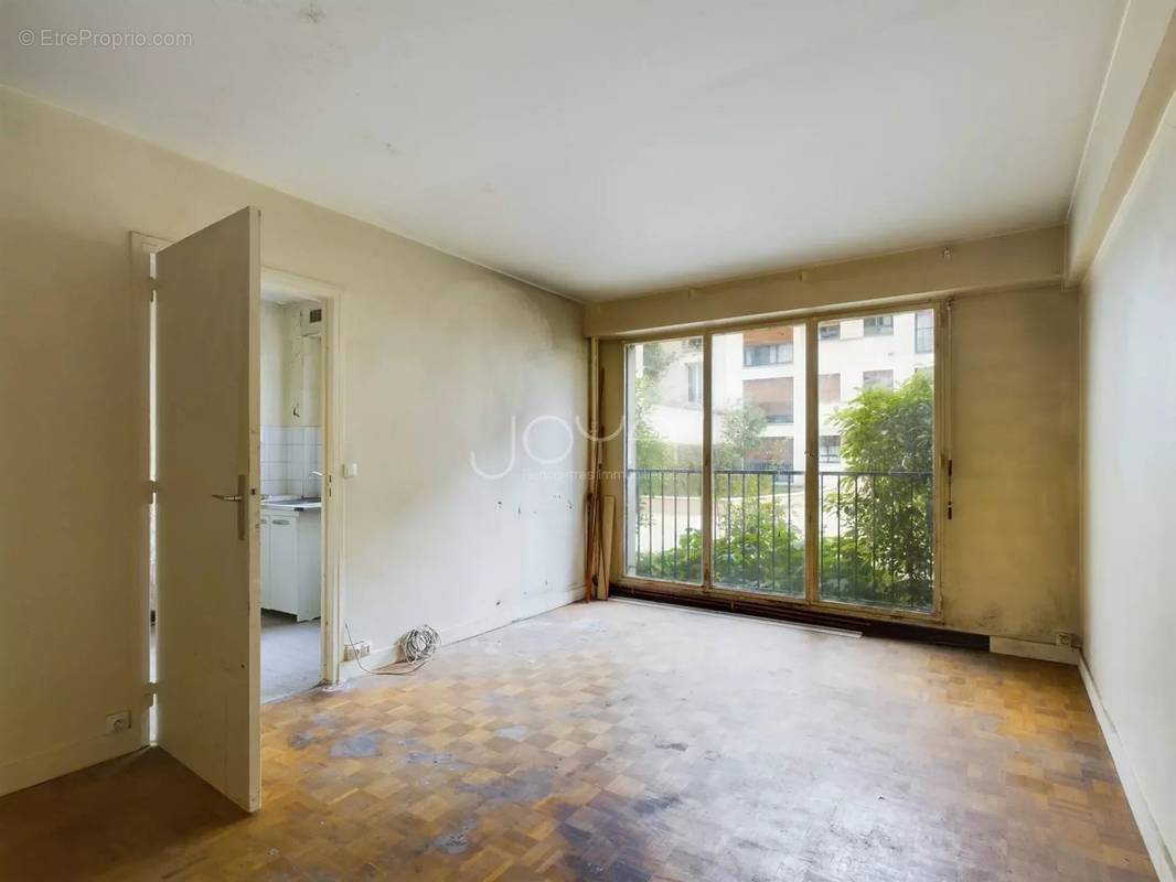 Appartement à NEUILLY-SUR-SEINE