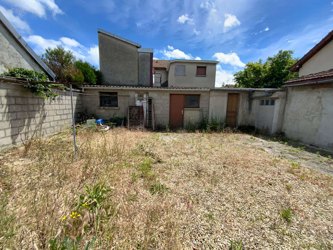 Appartement à SAINTE-SAVINE