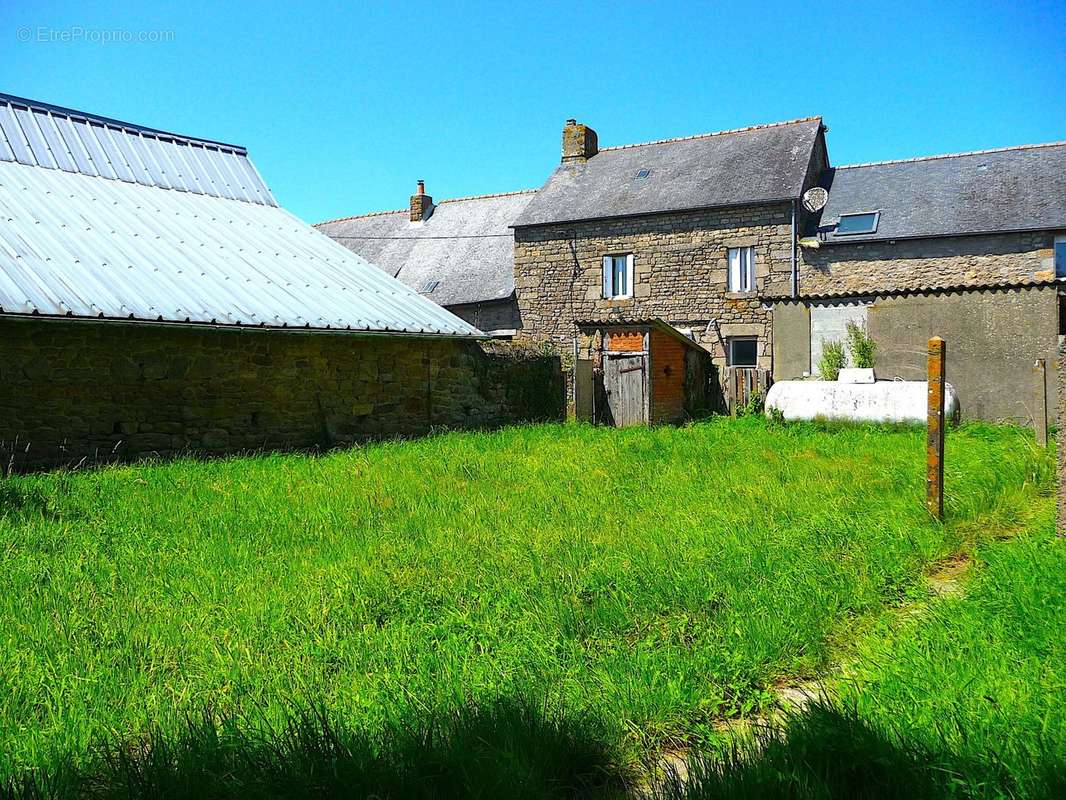 Maison à SAINT-SAUVEUR-DES-LANDES