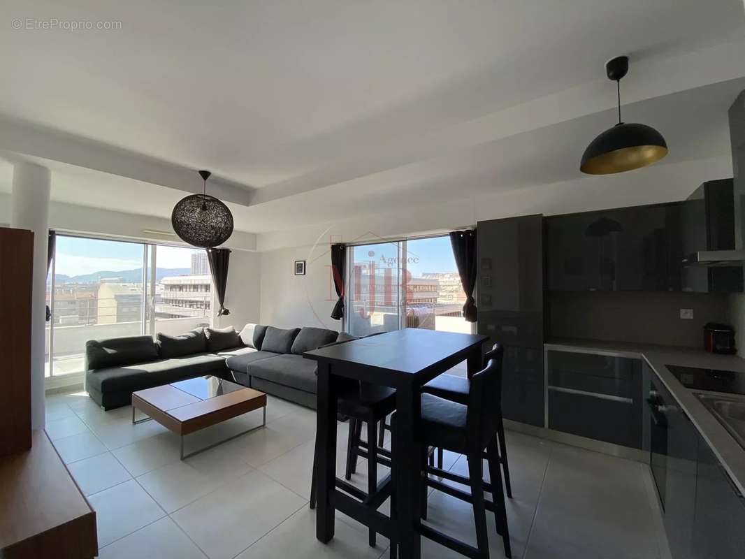 Appartement à MARSEILLE-8E