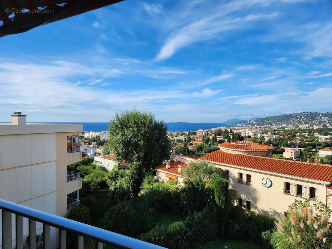   - Appartement à ANTIBES