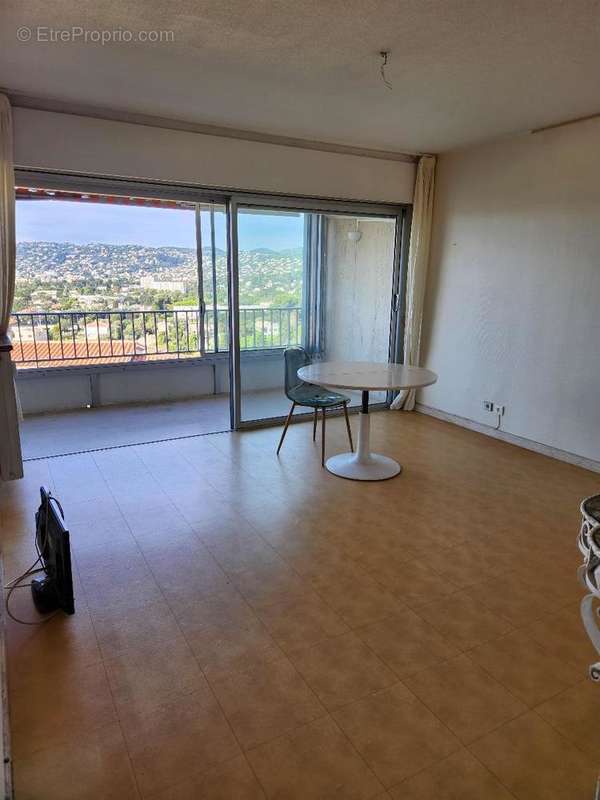   - Appartement à ANTIBES