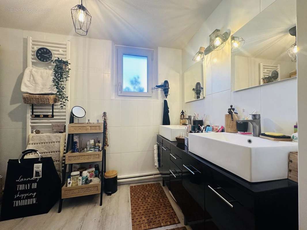 Appartement à AIX-LES-BAINS