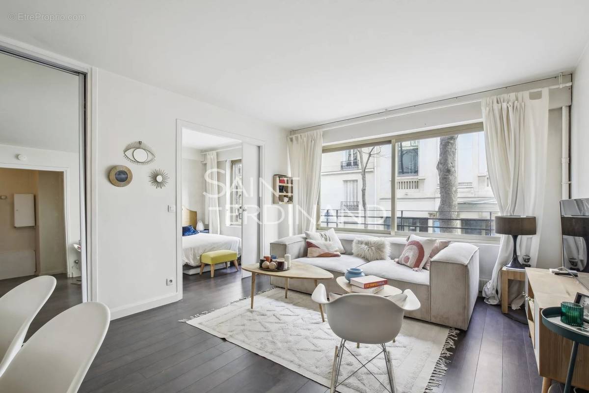 Appartement à NEUILLY-SUR-SEINE