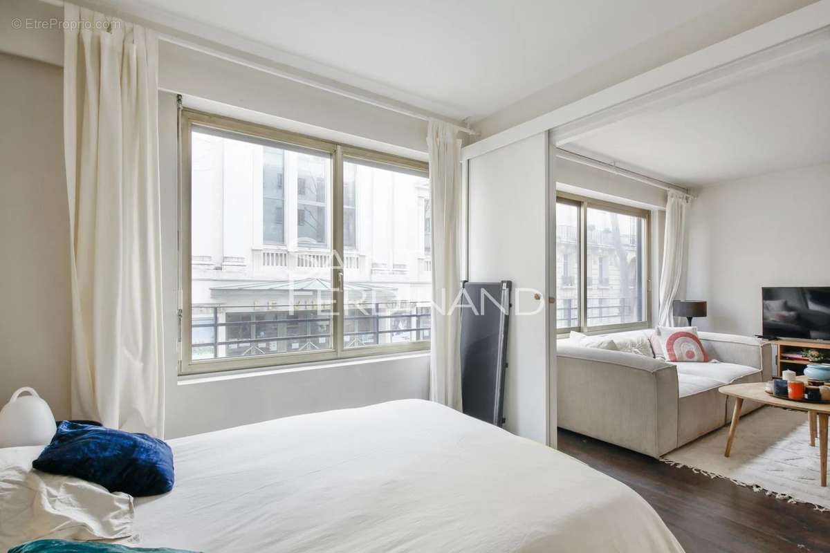 Appartement à NEUILLY-SUR-SEINE