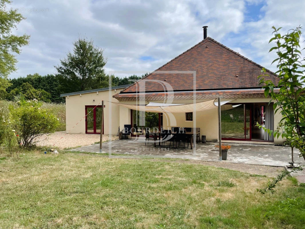 Maison à CORGNAC-SUR-L&#039;ISLE