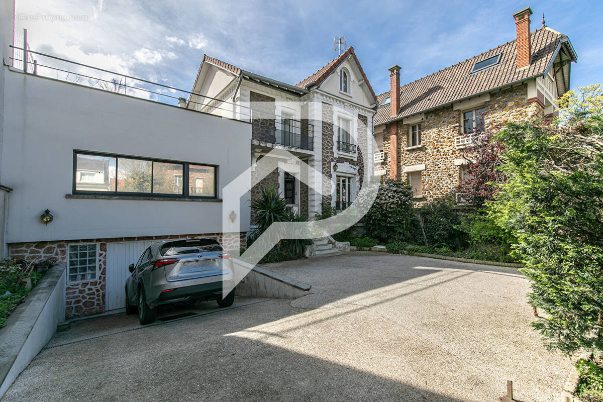 Maison à CHAMPIGNY-SUR-MARNE