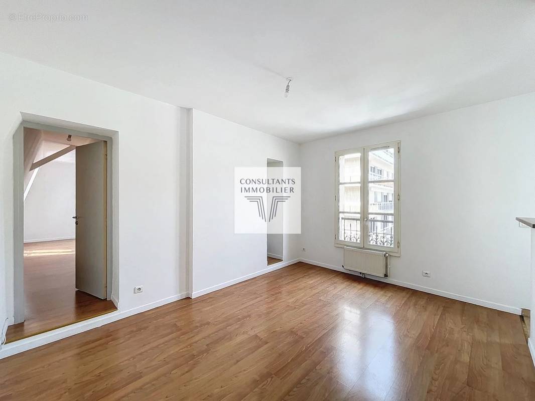 Appartement à PARIS-11E