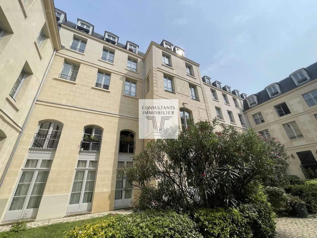 Appartement à PARIS-11E