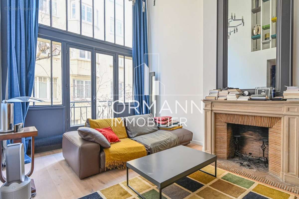 Appartement à PARIS-17E