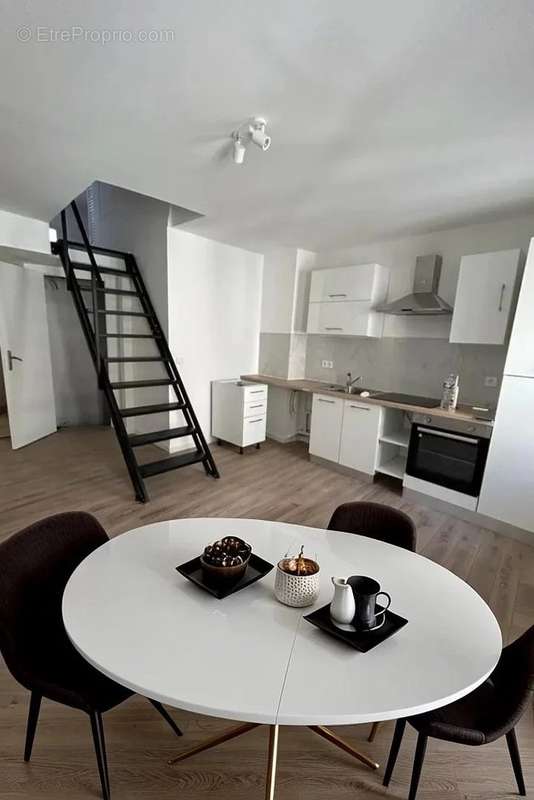 Appartement à MARSEILLE-2E