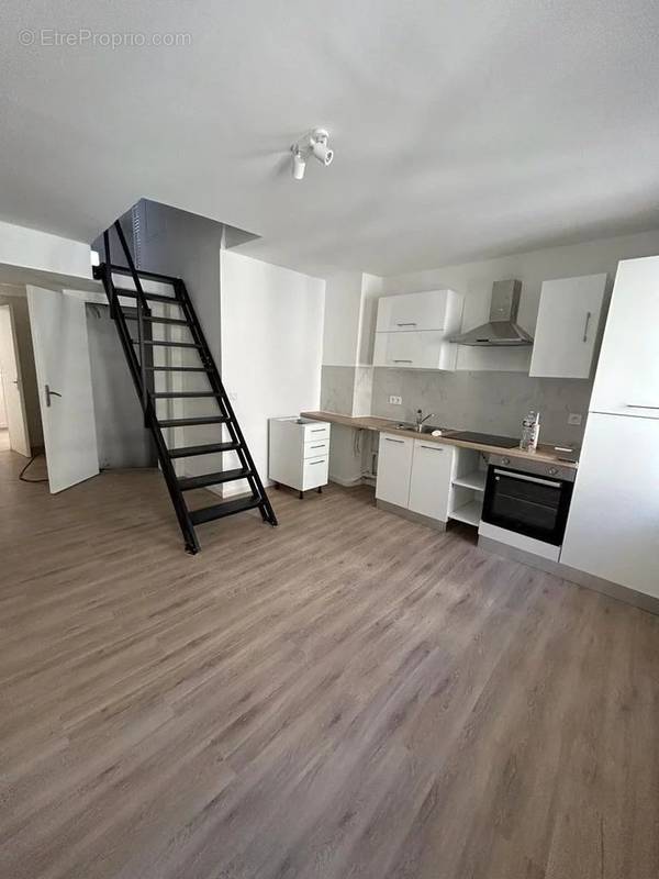 Appartement à MARSEILLE-2E