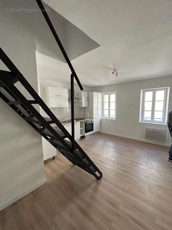 Appartement à MARSEILLE-2E