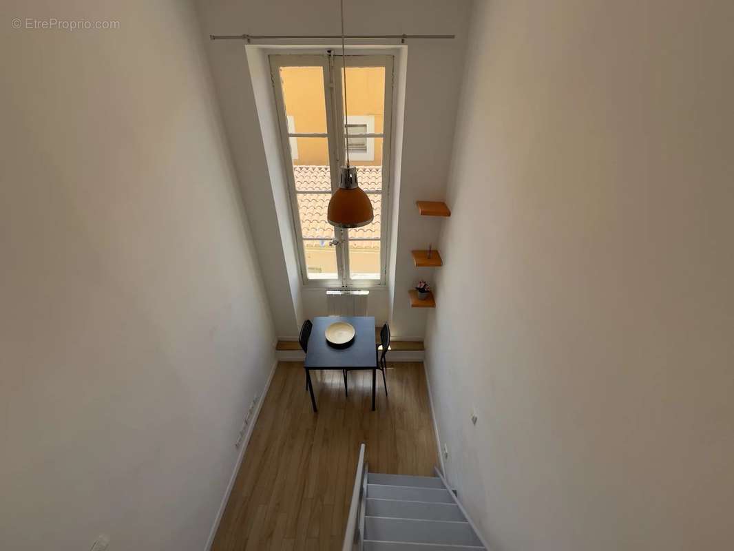 Appartement à MARSEILLE-1E