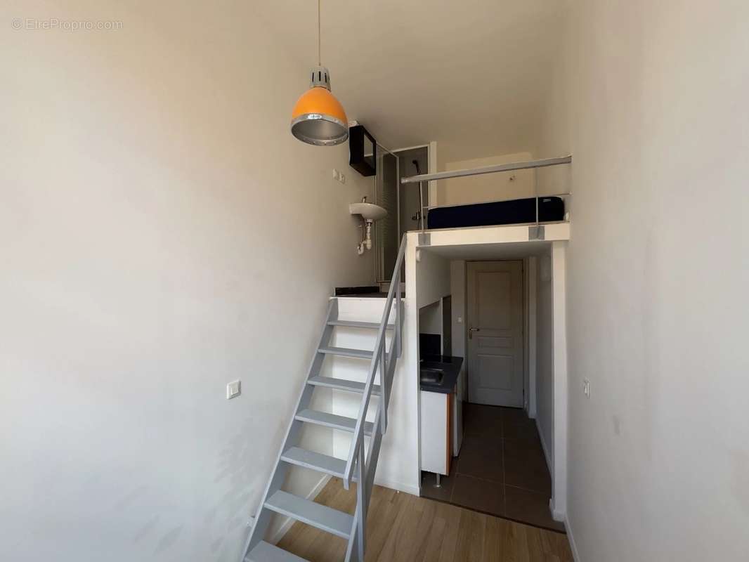 Appartement à MARSEILLE-1E