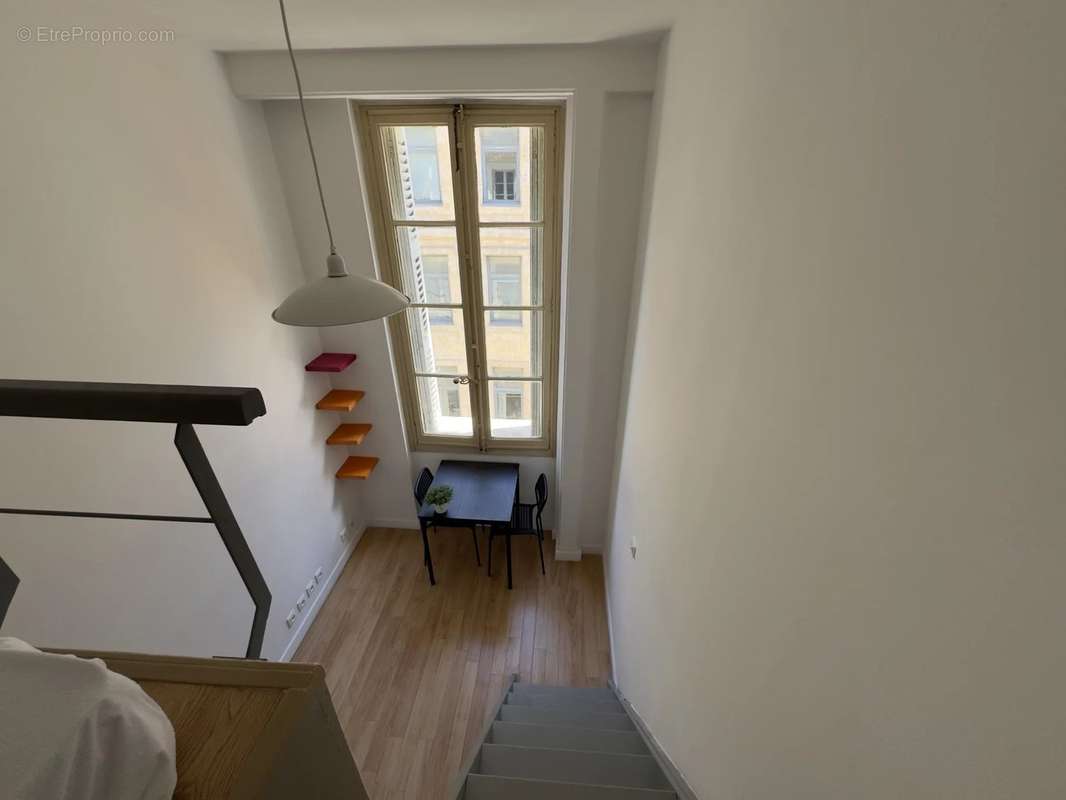 Appartement à MARSEILLE-1E