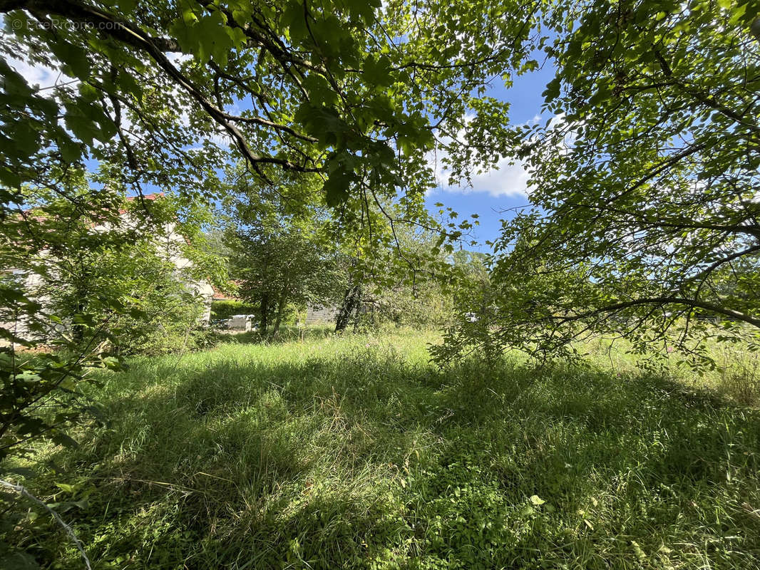 Terrain à COURMELLES