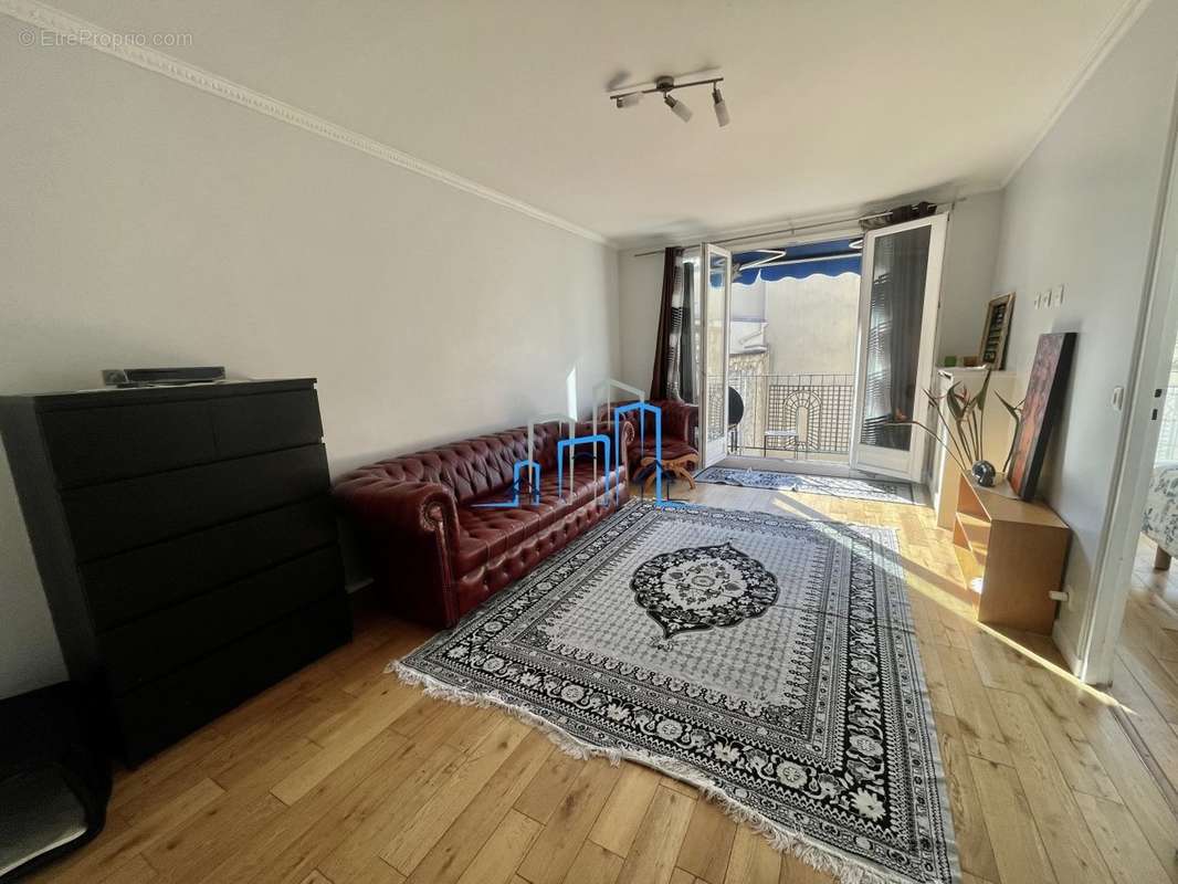 Appartement à PARIS-20E