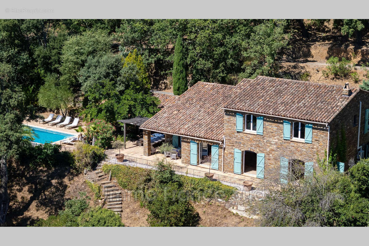 Maison à LA GARDE-FREINET