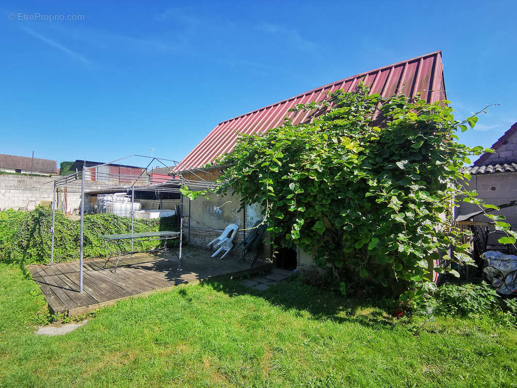 Maison à EAUCOURT-SUR-SOMME