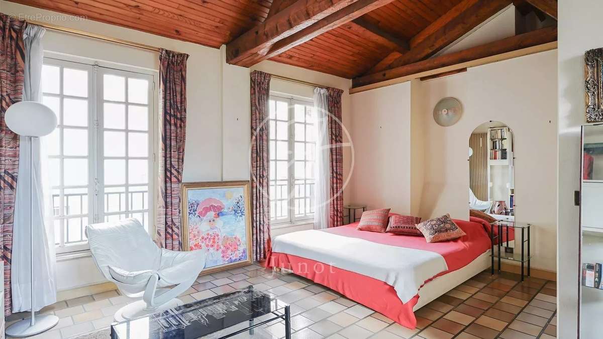 Appartement à PARIS-5E